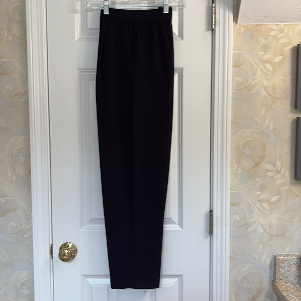 St. John Luxury Brand Black High-Waisted Timeless Knit Pants. EUC - Picture 2 of 10